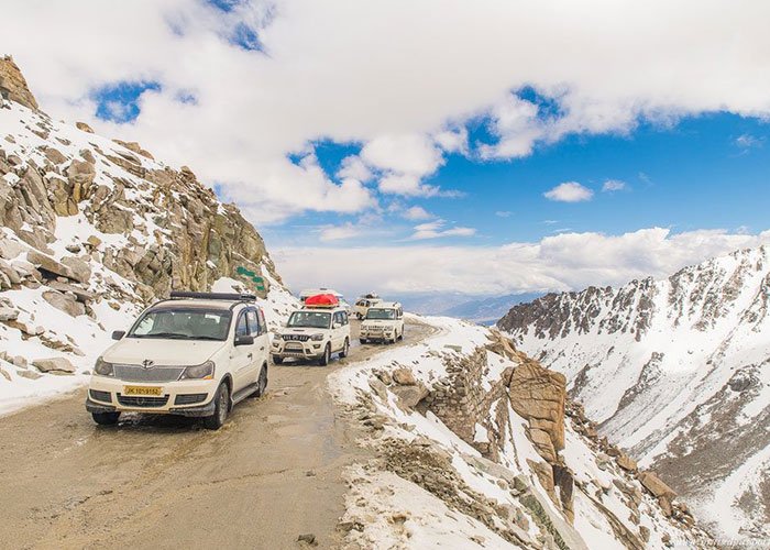 car on Himalayan roads